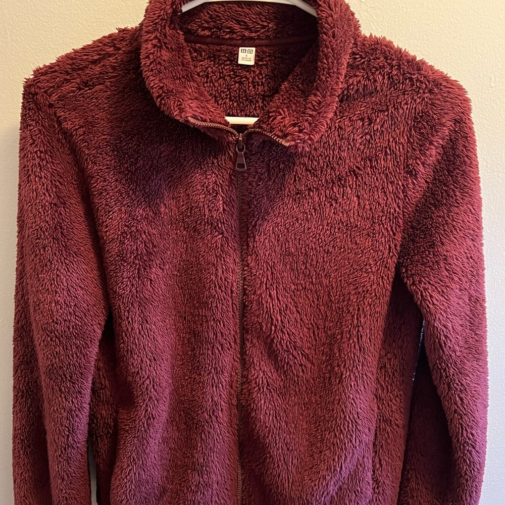 Fluffy Fleece - Picture 2 of 3